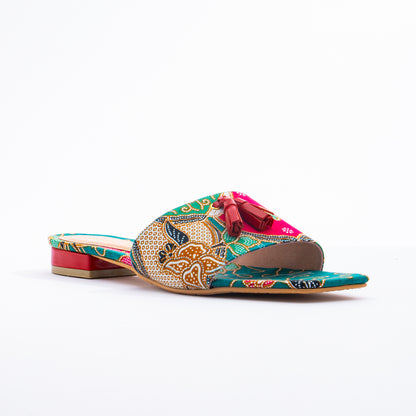 SURIA TASSEL FLATS